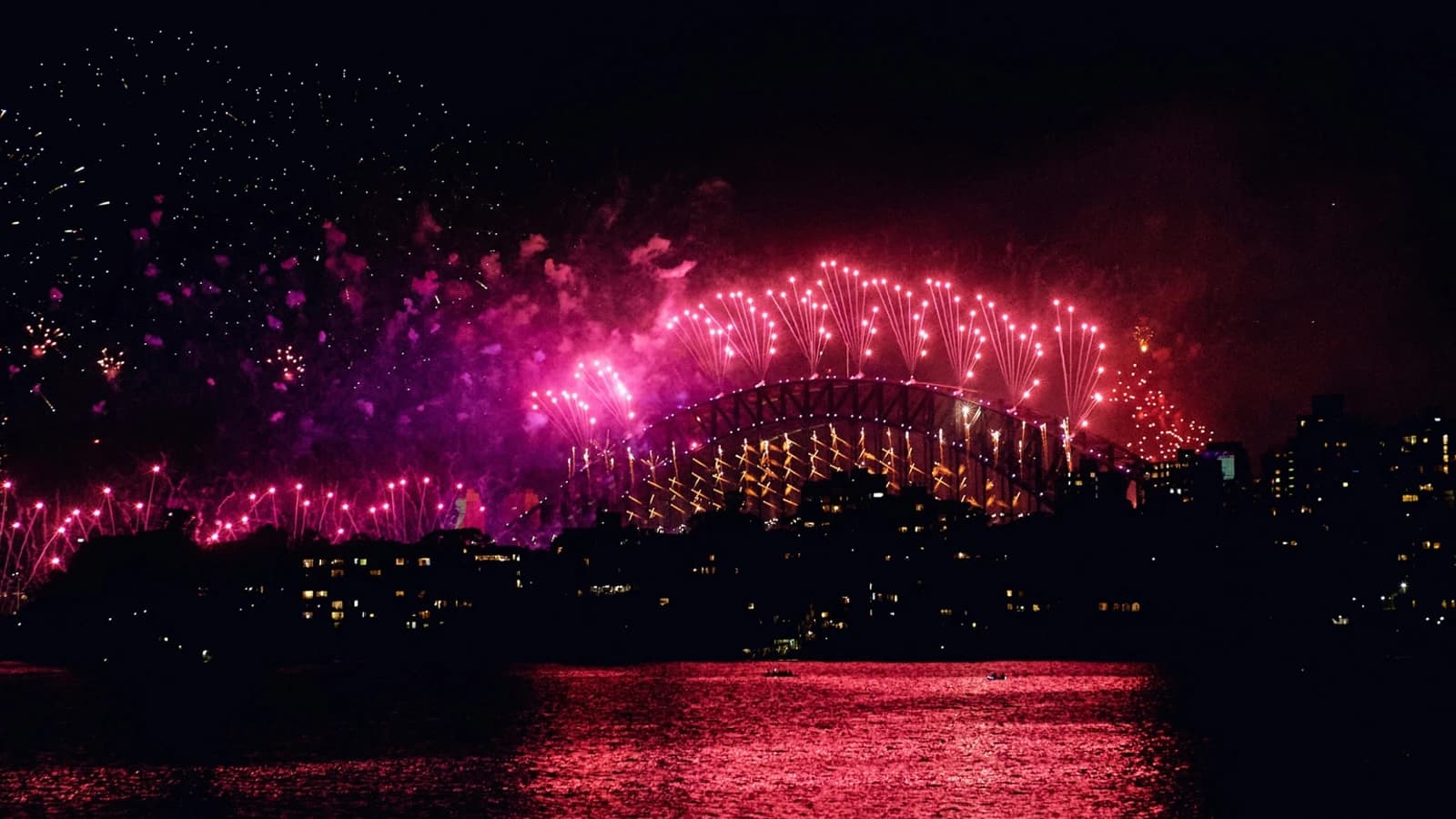 Sydney New Year's Eve fireworks over the harbour