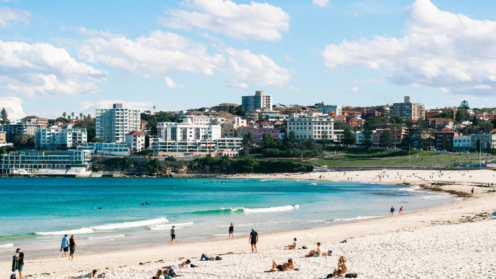 Bondi Beach and beachfront accommodation in Sydney